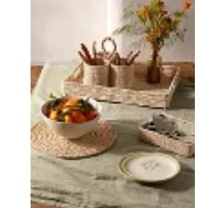 💎White wood beaded charger